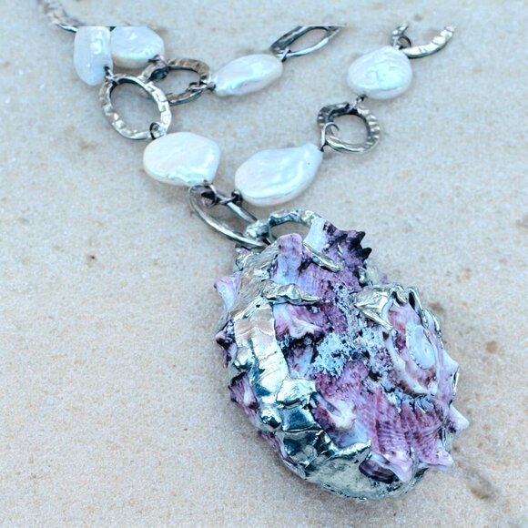 Handcrafted Conch Shell & White Keshi Teardrop Pearl Necklace W Silver Metalwork - Picture 11 of 17